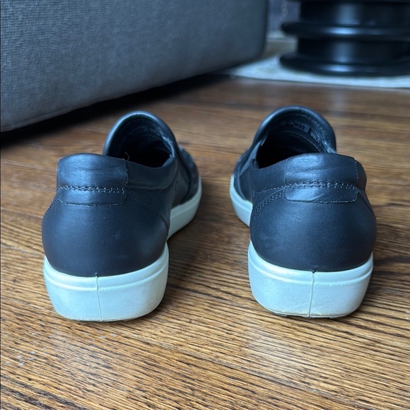 Ecco Men’s Black and White Slip-On Loafers with Woven Texture. Size 40. - Picture 4 of 7